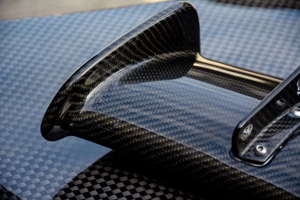 Reparación de piezas de carbono